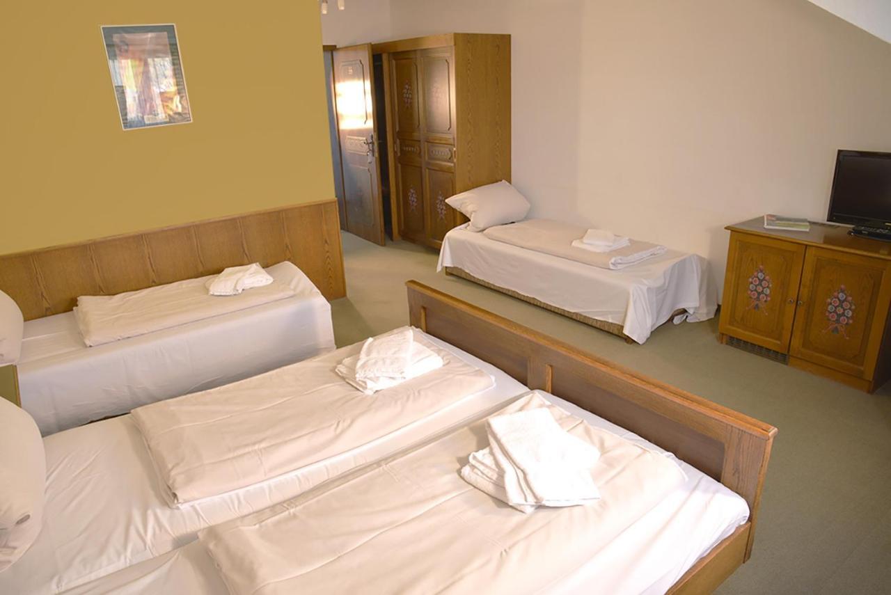 Hotelgasthof Schmucker Mossautal Bagian luar foto